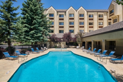 000-001Exterior-Pool-21-069-DT-Flagstaff0838