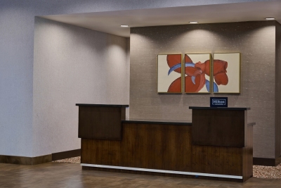 000-002Front-Desk-21-069-DT-Flagstaff1001-Wall-No-door-cropped